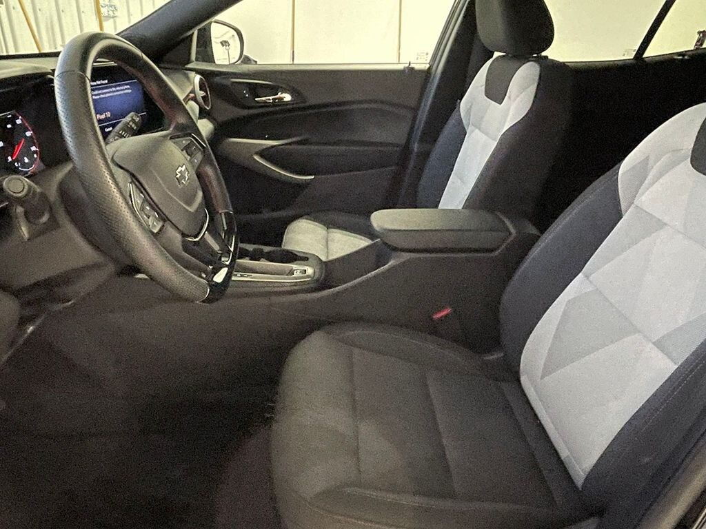 Used 2024 Chevrolet Trax 1RS SUV