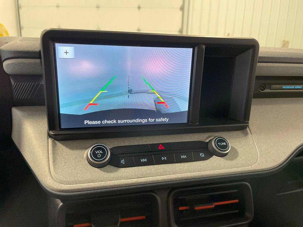 2022 Ford Maverick XLT photo 2