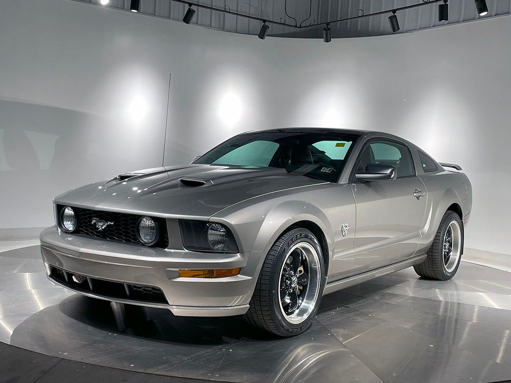 2009 Ford Mustang GT Premium photo 2