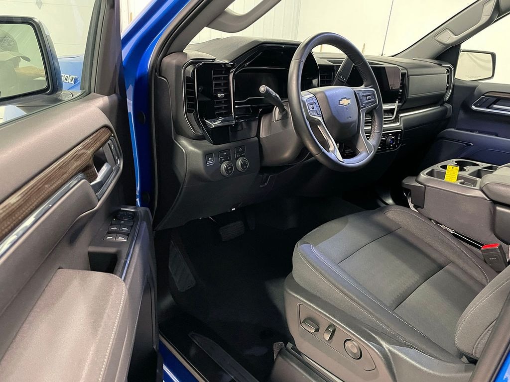 Used 2025 Chevrolet Silverado 1500 LT Truck