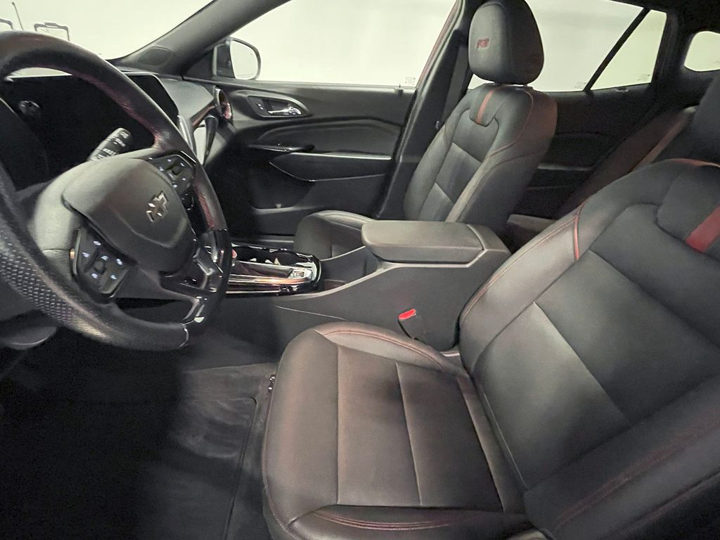 2024 Chevrolet Trax photo 2