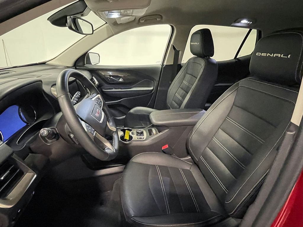 2024 Gmc Terrain Denali photo 2