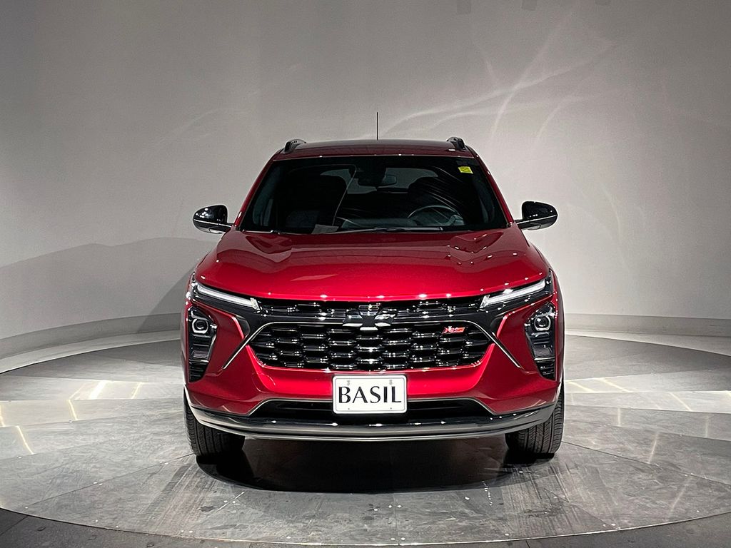 2024 Chevrolet Trax photo 2