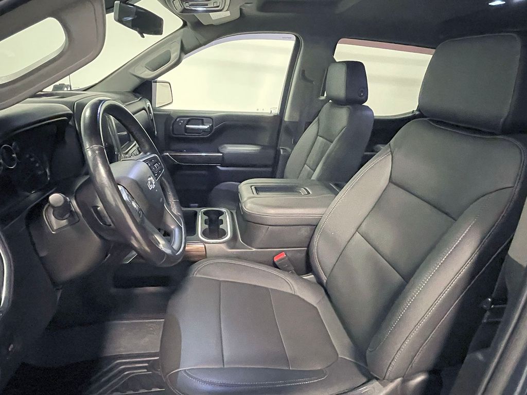 2021 Chevrolet Silverado 1500 RST photo 2