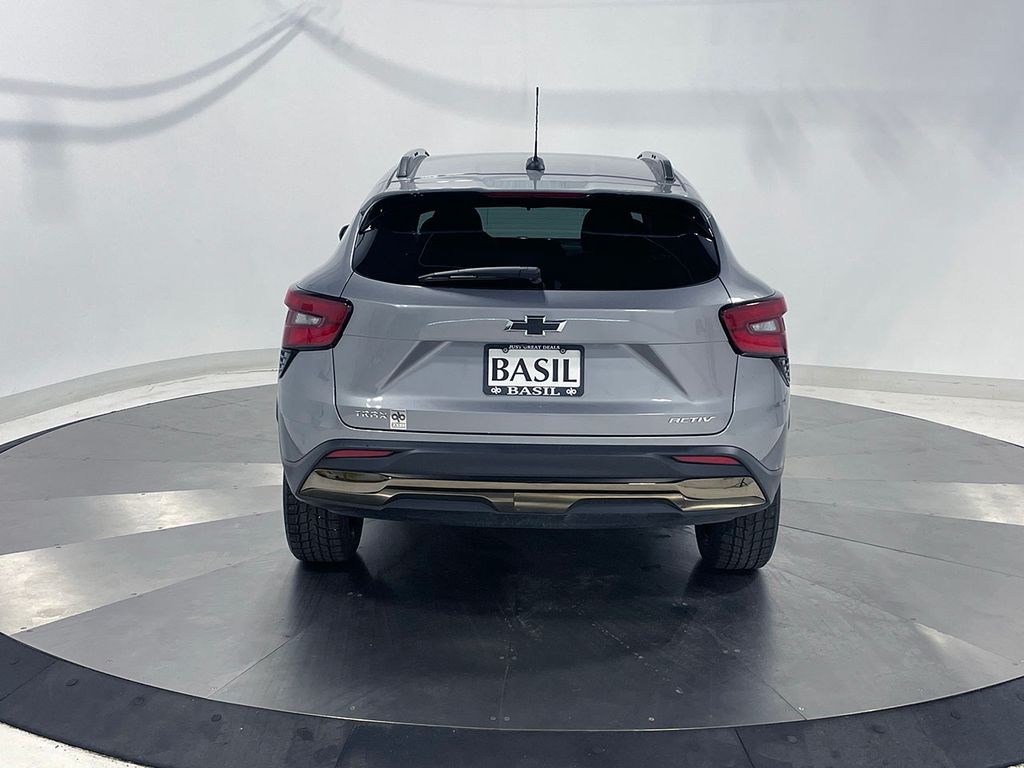 2025 Chevrolet Trax Activ - Photo 11