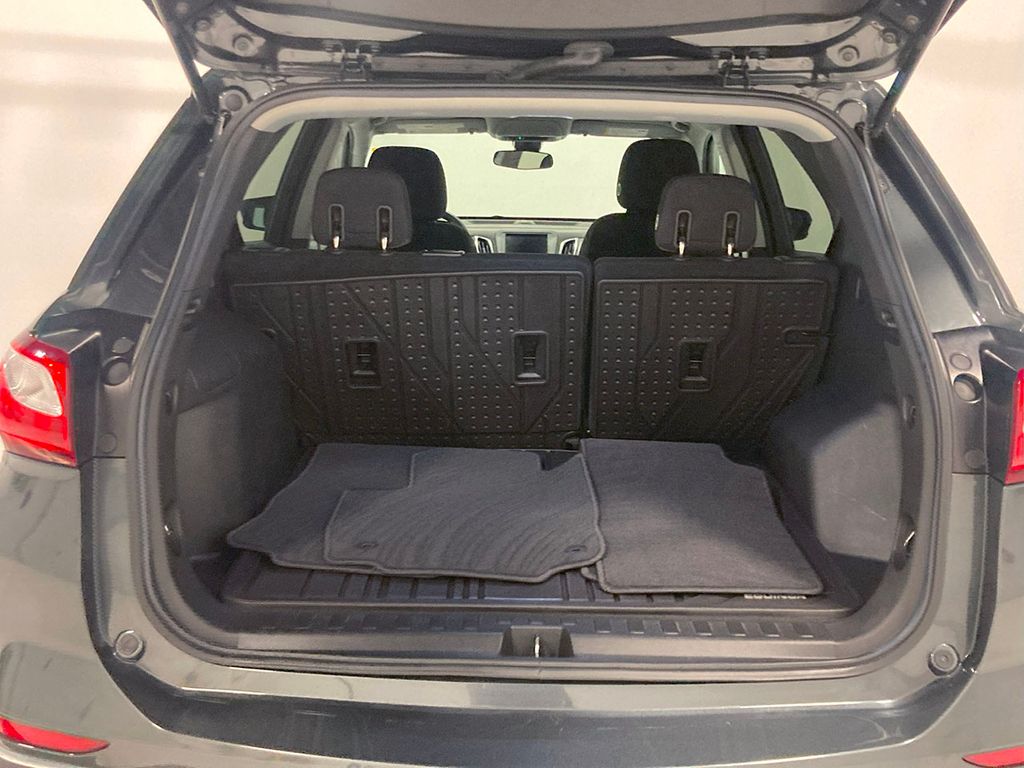 2020 Chevrolet Equinox LT photo 3