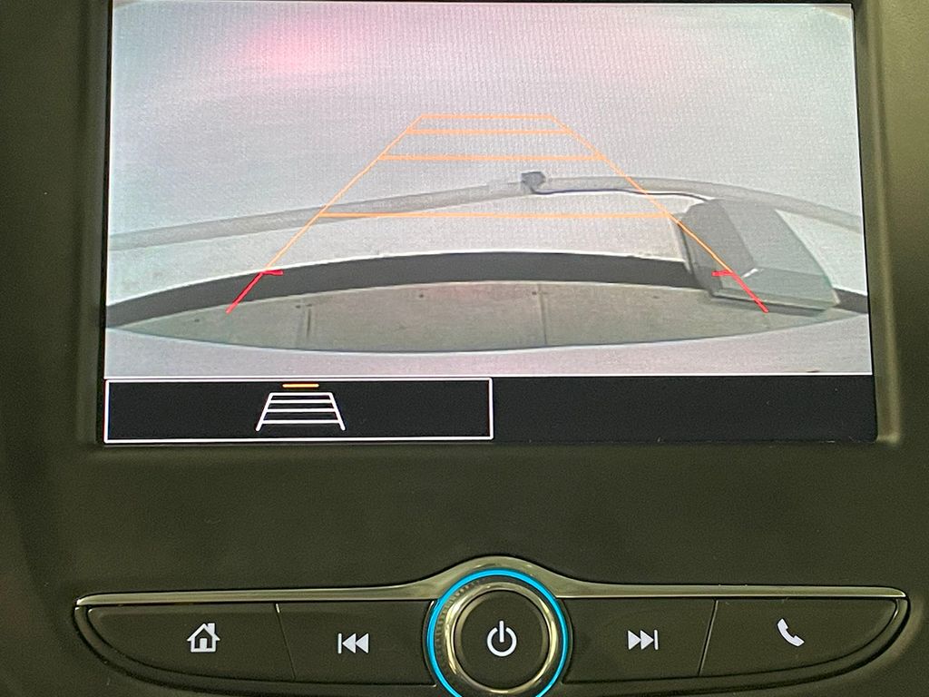 2023 Chevrolet Equinox LS photo 3