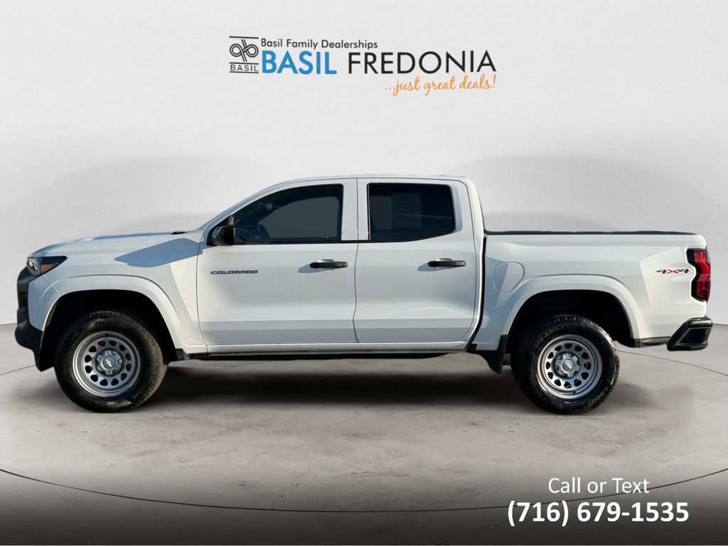 2023 Chevrolet Colorado Work Truck photo 2