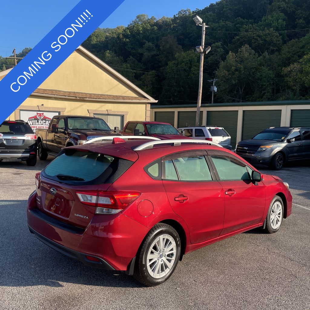 2018 Subaru Impreza 2.0i Premium photo 2