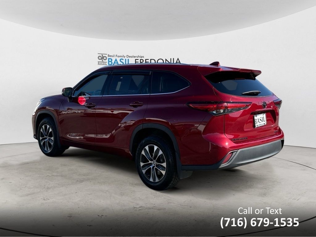 Used 2021 Toyota Highlander XLE SUV