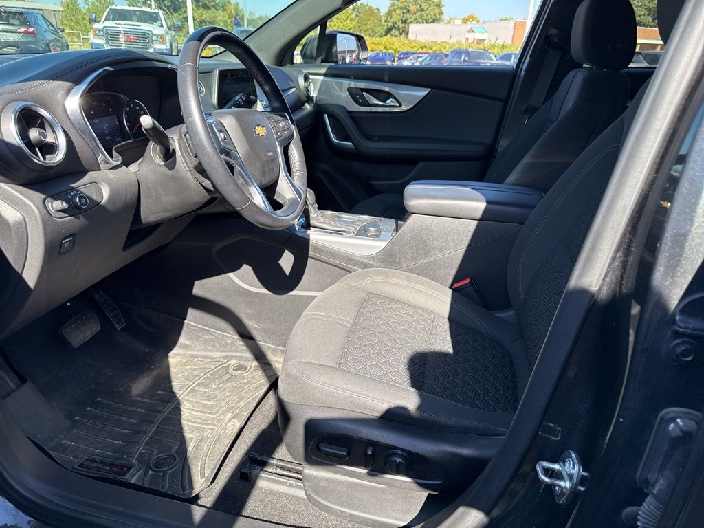 2020 Chevrolet Blazer 2LT photo 2