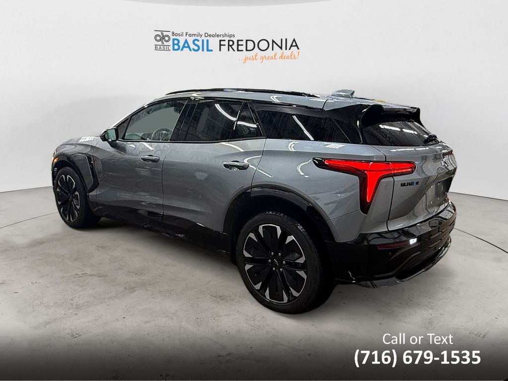 Used 2024 Chevrolet Blazer EV RS with VIN 3GNKDHRK0RS243207 for sale in Cheektowaga, NY