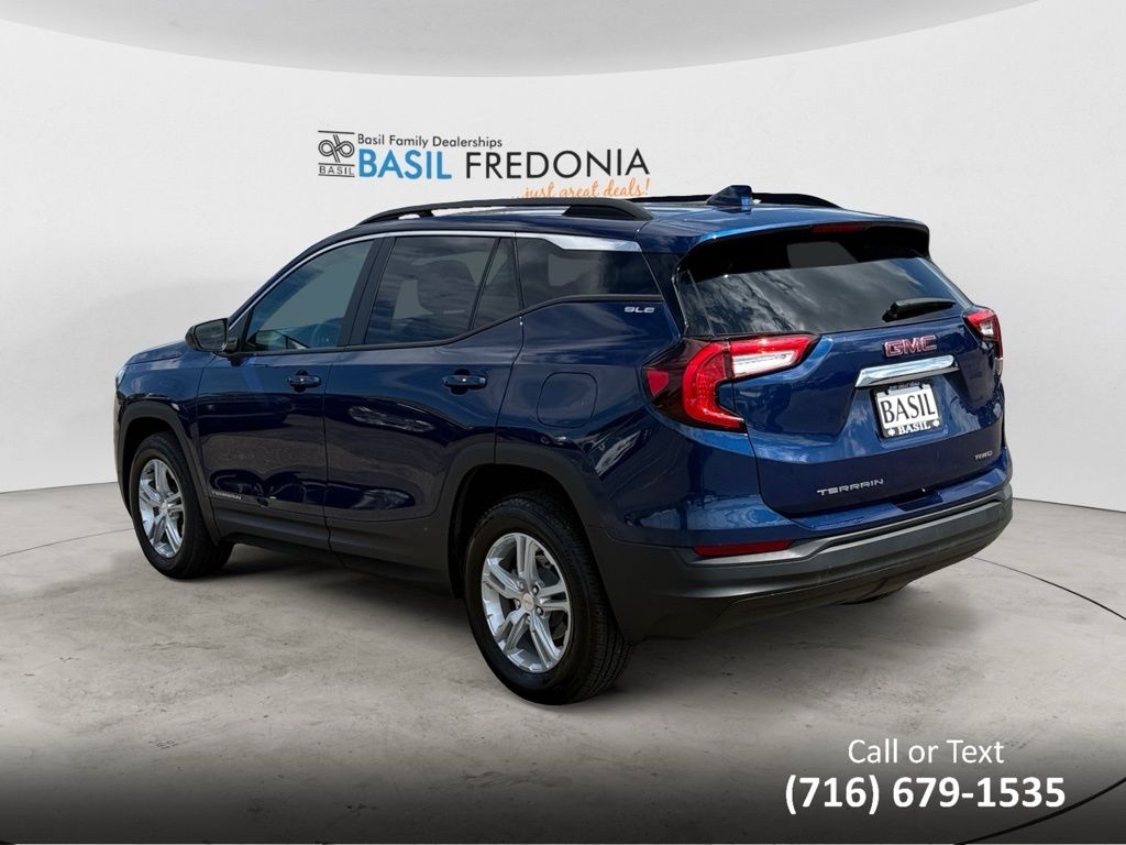 2022 Gmc Terrain SLE photo 3