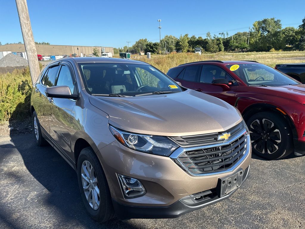 2018 Chevrolet Equinox LT photo 3