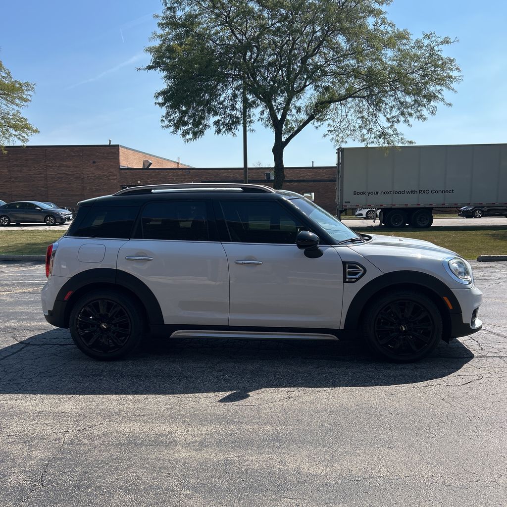 2019 Mini Countryman Iconic photo 3