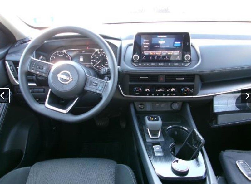 2024 Nissan Rogue SV photo 2