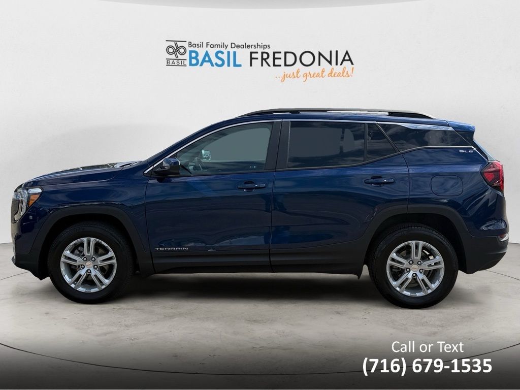2022 Gmc Terrain SLE photo 2