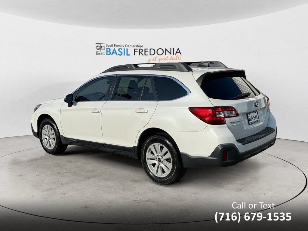 2019 Subaru Outback 2.5i Premium photo 3