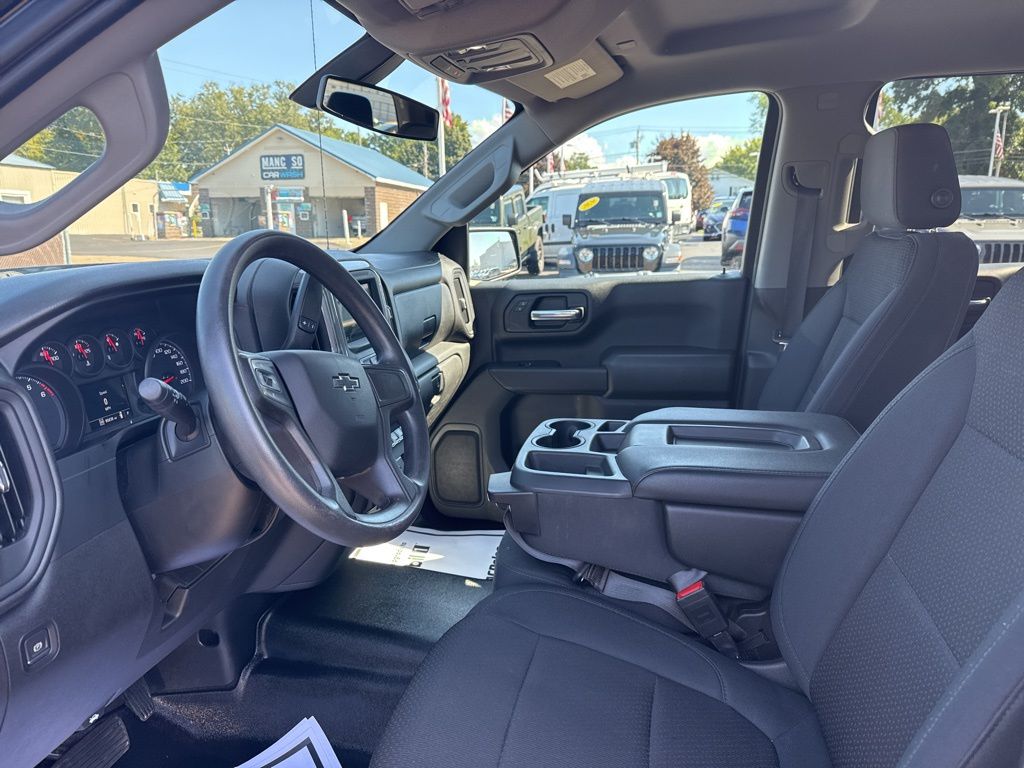 2019 Chevrolet Silverado 1500 Custom Trail Boss photo 2