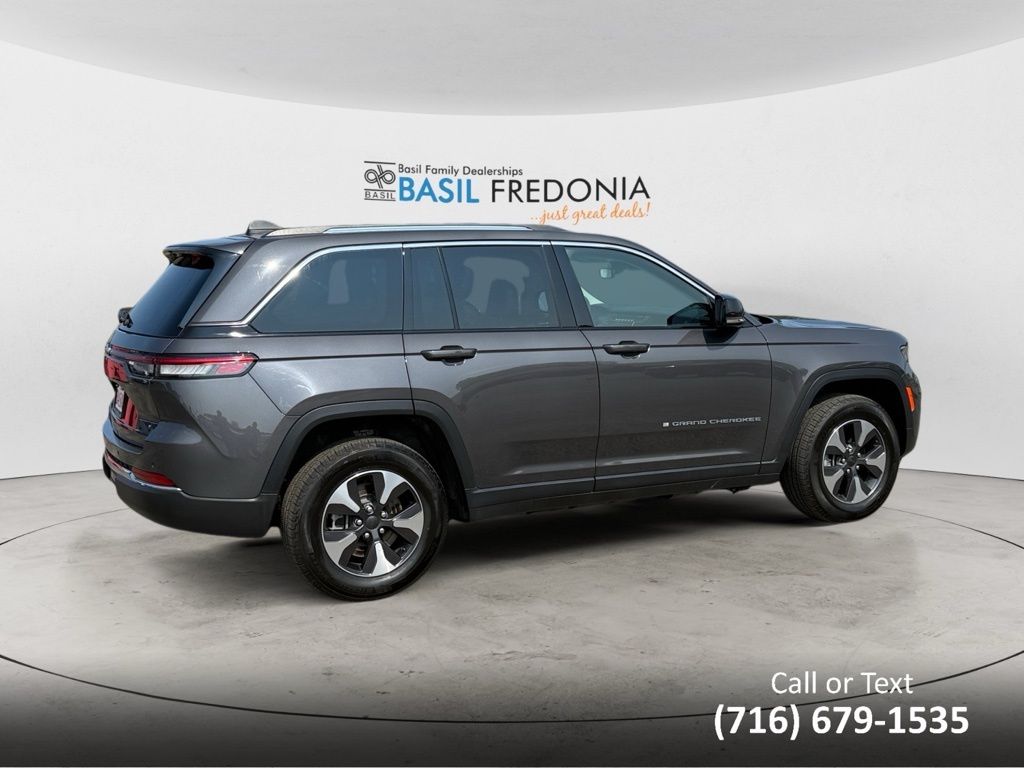 2023 Jeep Cherokee 4xe photo 4