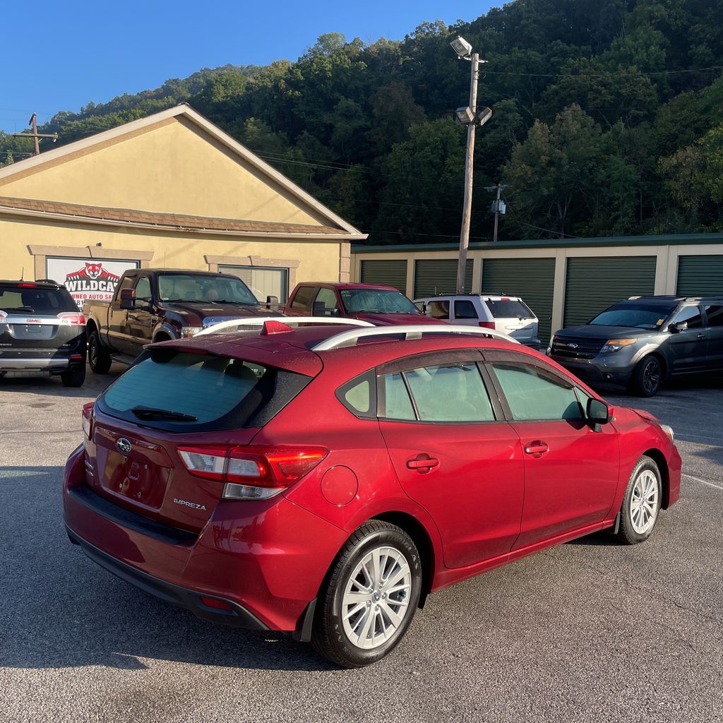 2018 Subaru Impreza 2.0i Premium photo 3