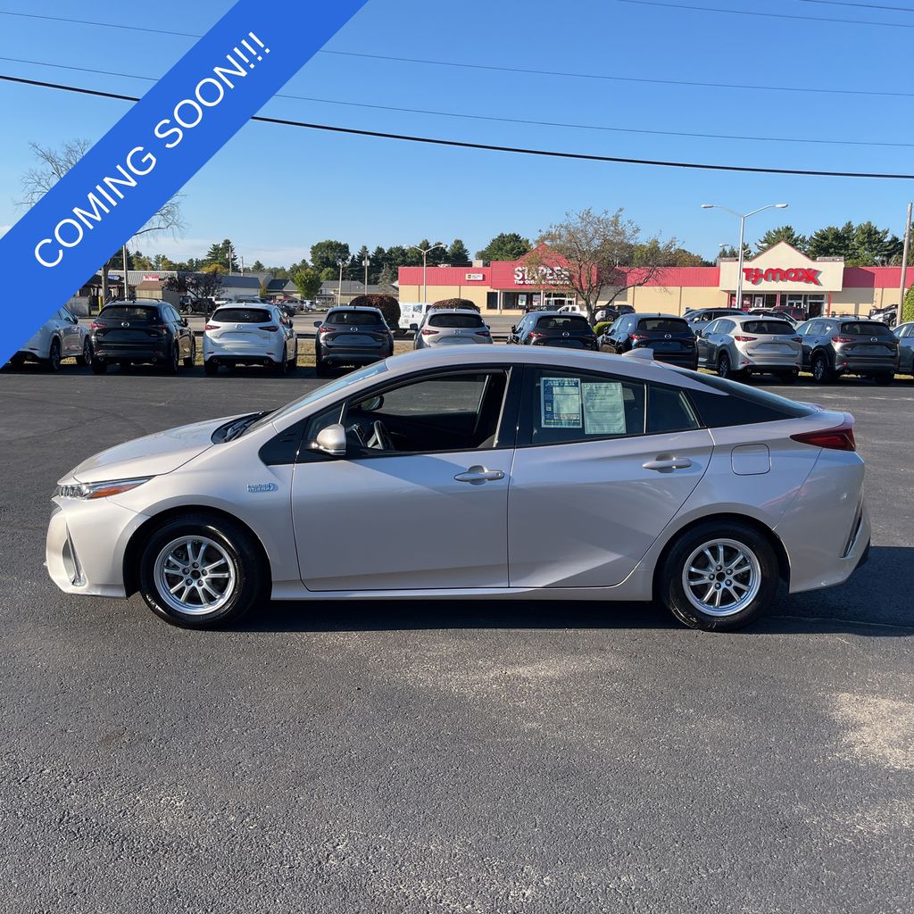 2020 Toyota Prius Prime LE photo 3
