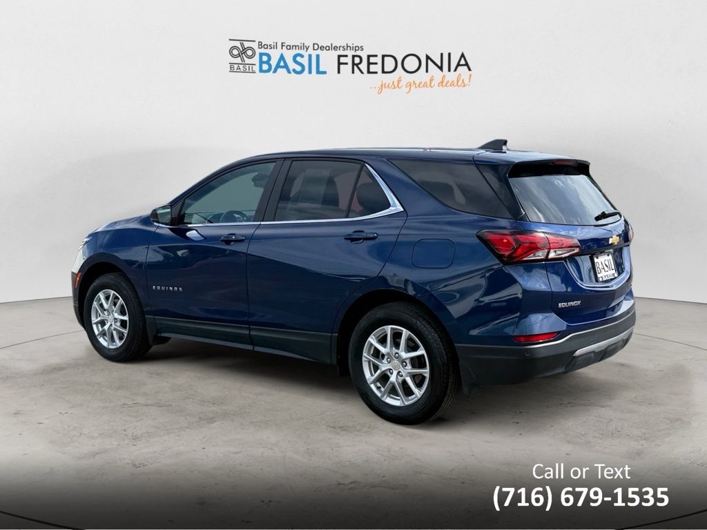 2022 Chevrolet Equinox LT photo 3