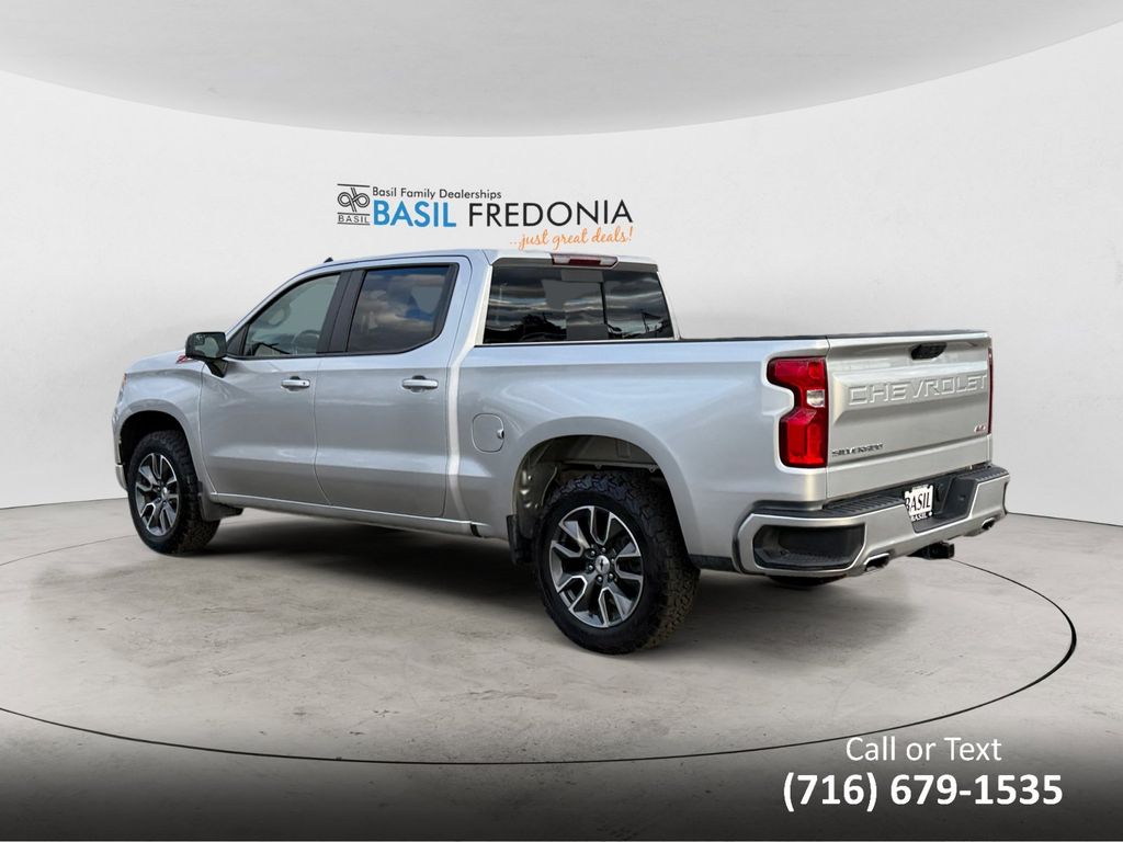 2022 Chevrolet Silverado 1500 RST photo 2