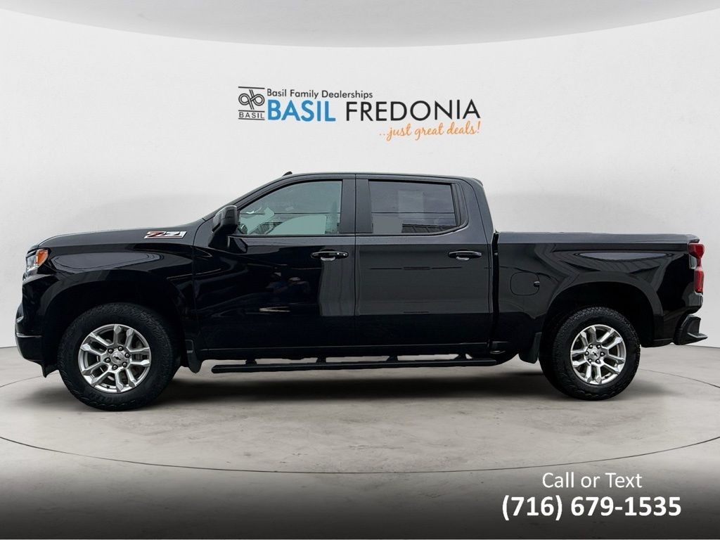2024 Chevrolet Silverado 1500 RST photo 2