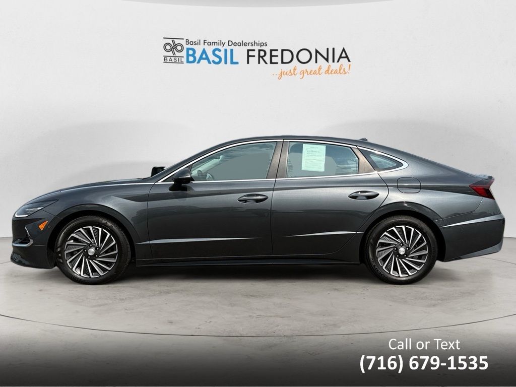 2022 Hyundai Sonata Hybrid Limited photo 2