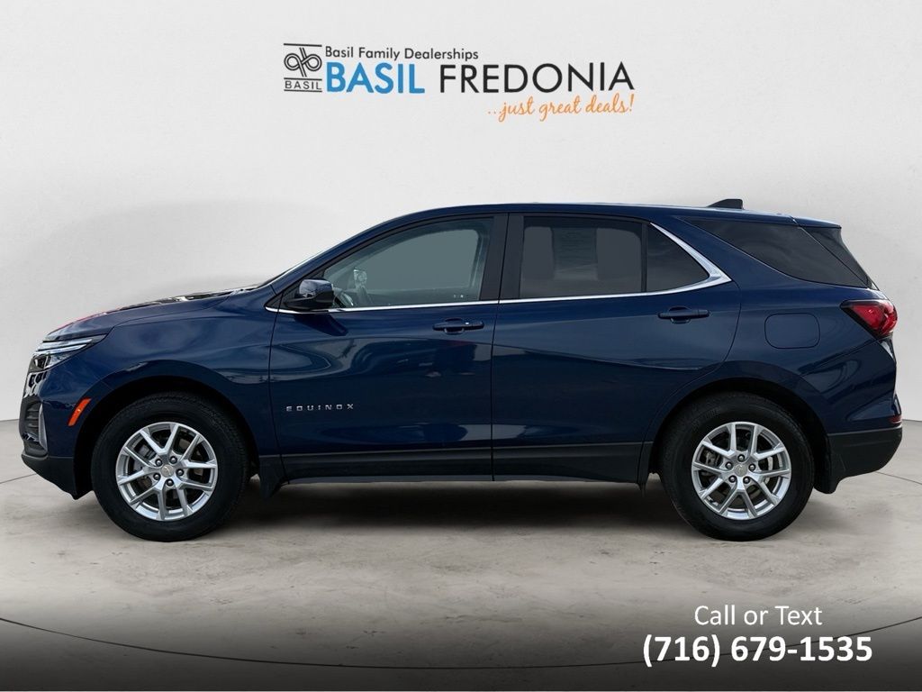 2022 Chevrolet Equinox LT photo 2