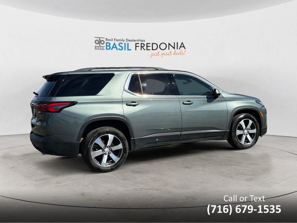2023 Chevrolet Traverse Leather photo 2