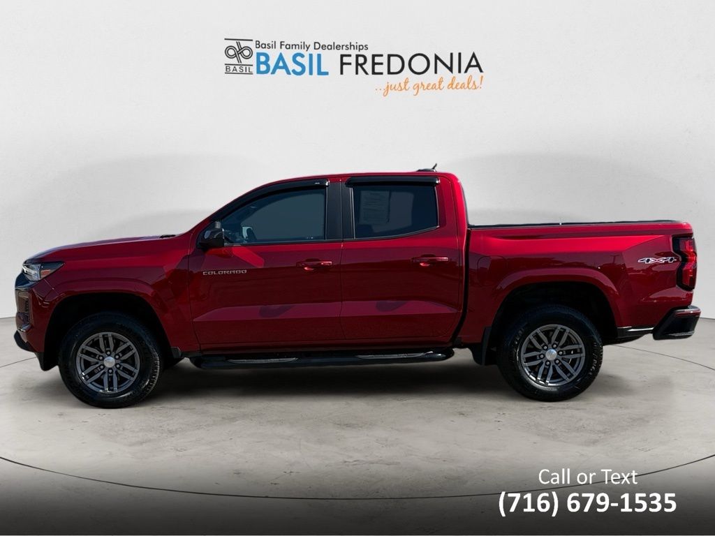2023 Chevrolet Colorado LT photo 2