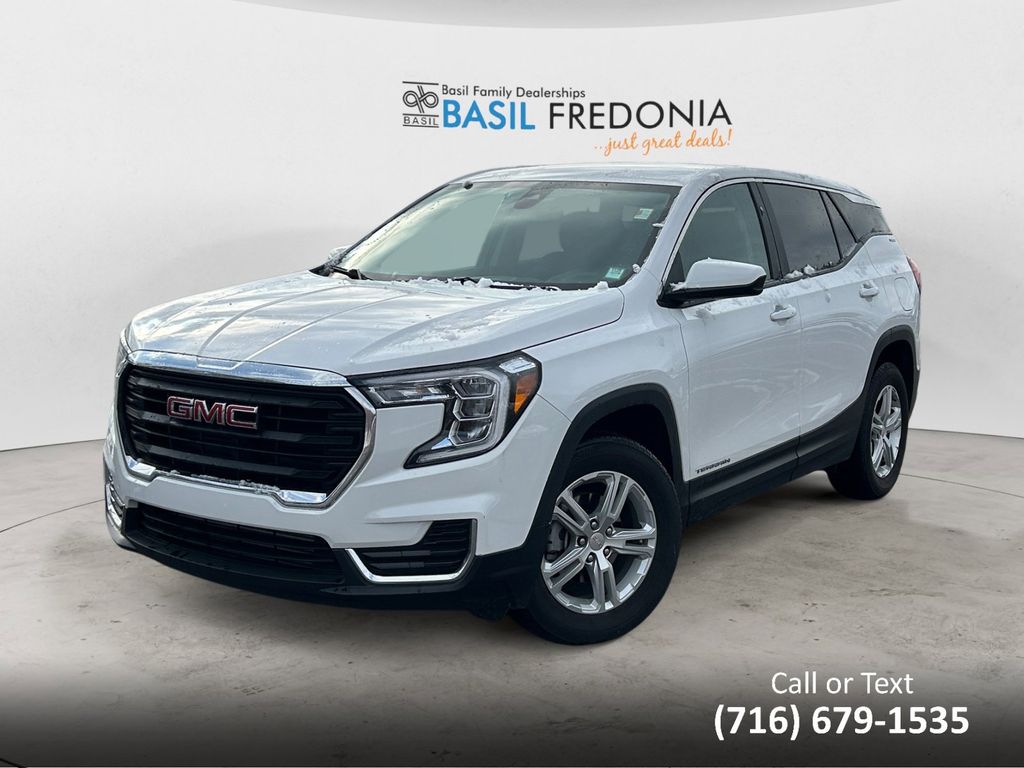 2024 GMC Terrain SLE's photo