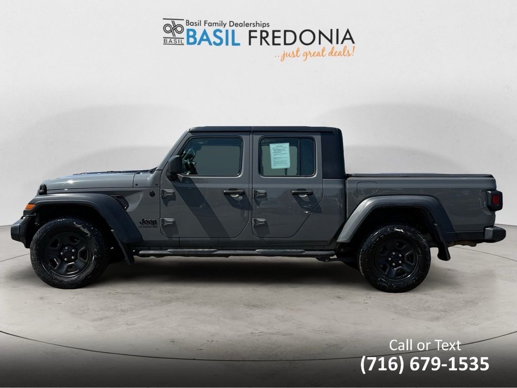 2021 Jeep Gladiator Sport photo 2