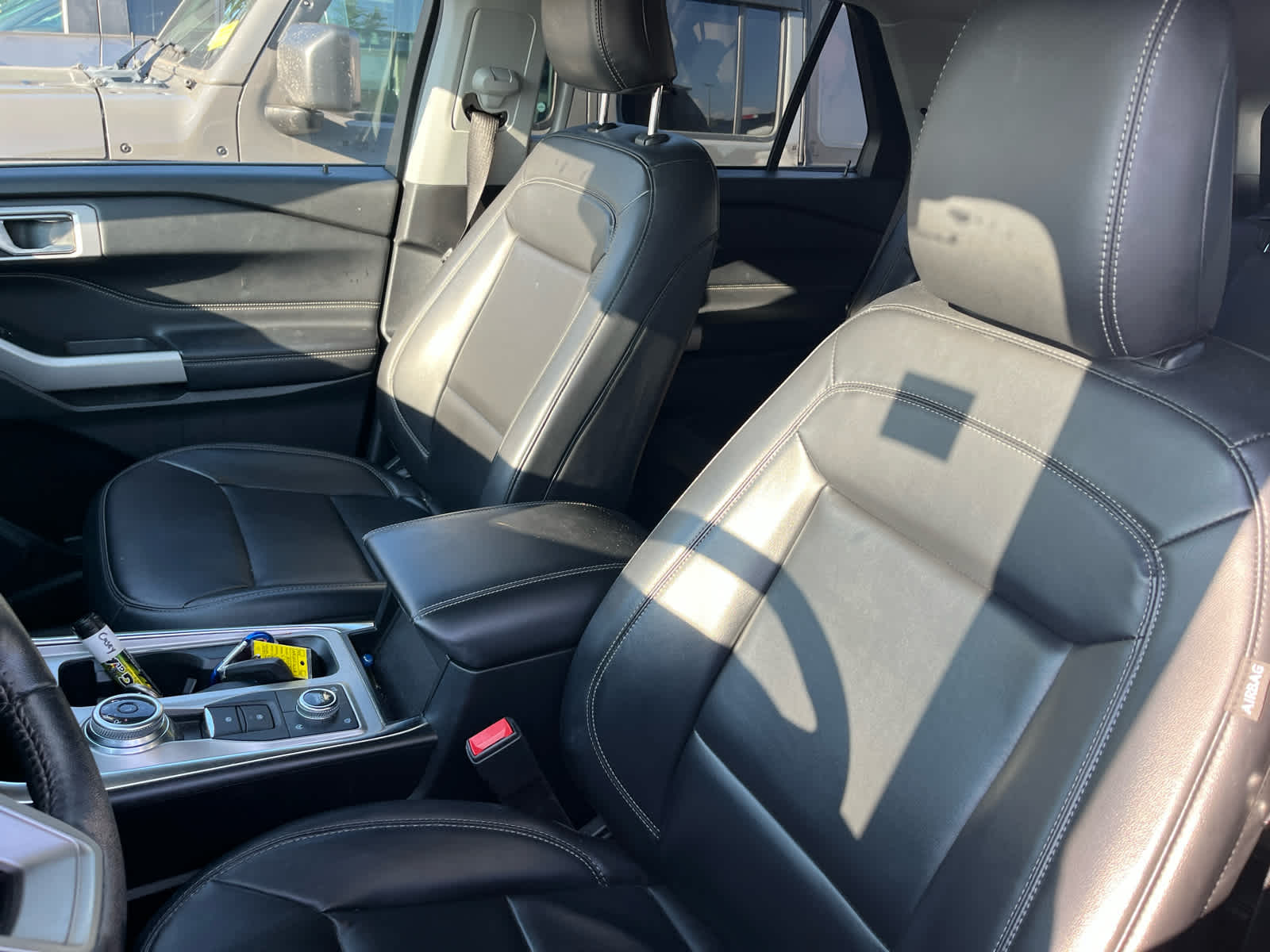 2021 Ford Explorer XLT photo 4