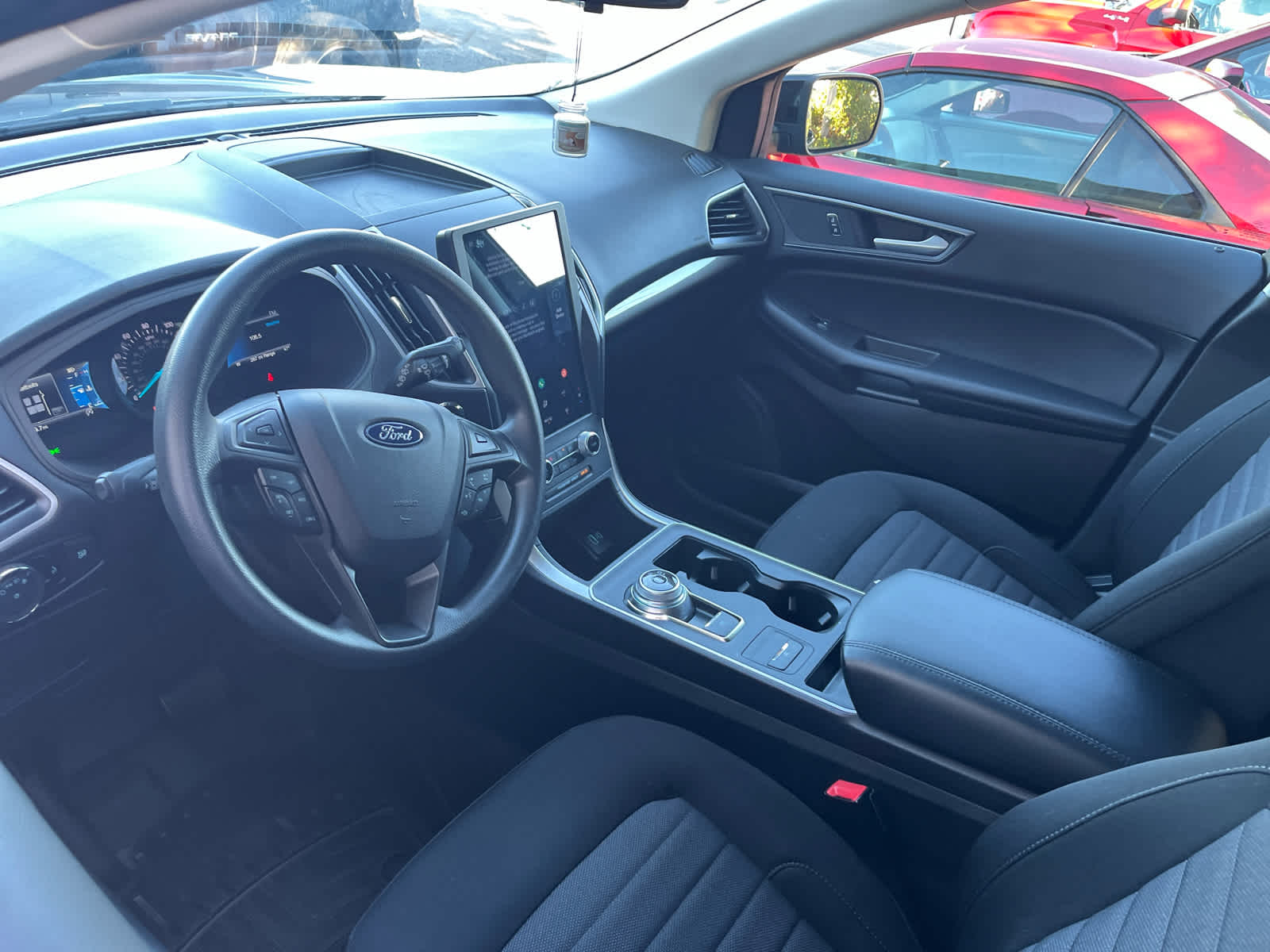 2024 Ford Edge SE photo 4