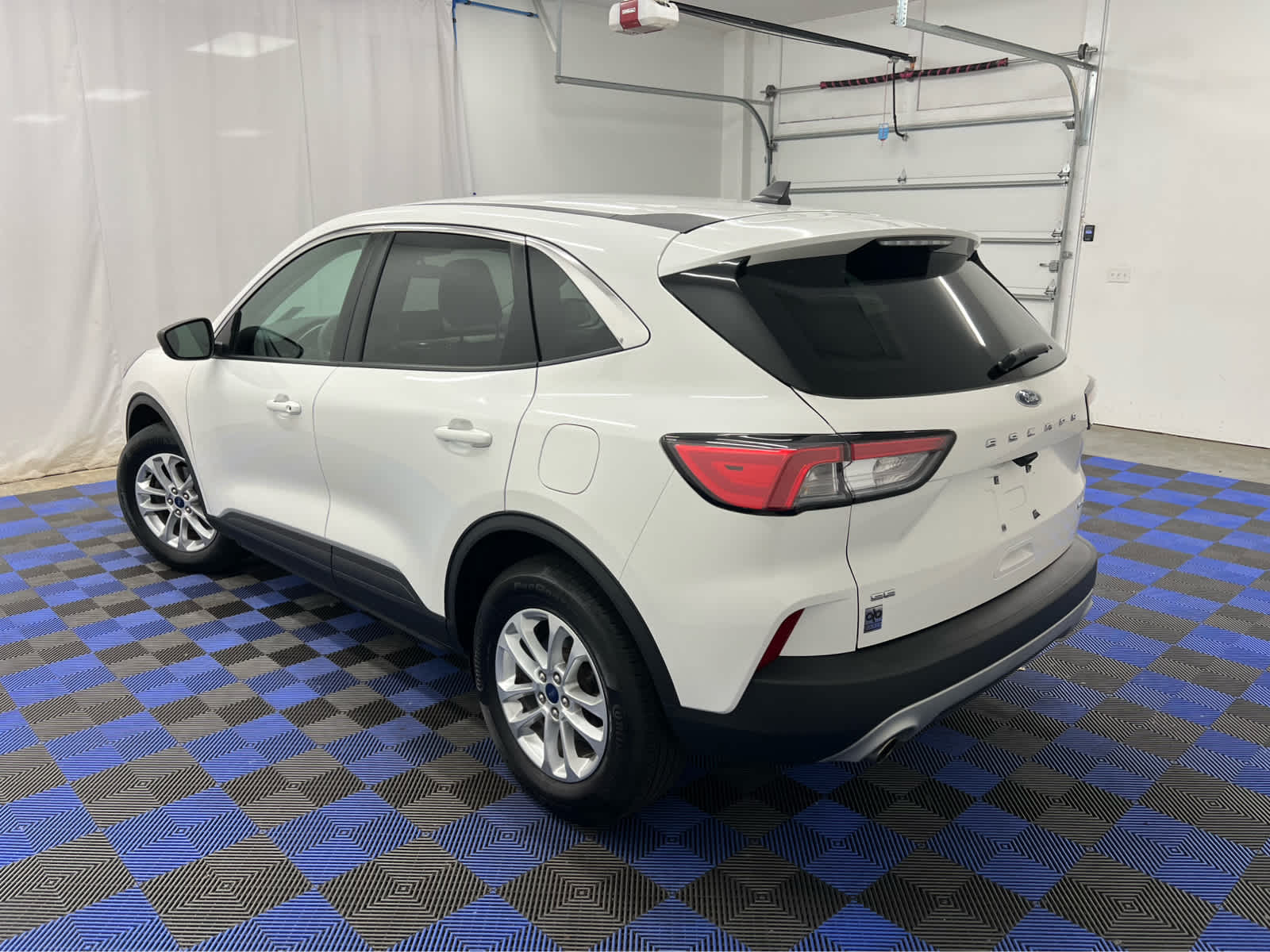 2022 Ford Escape SE photo 4