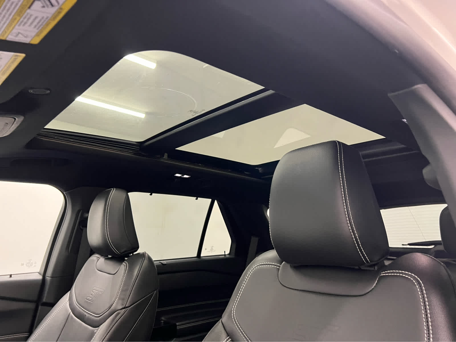 2021 Ford Explorer ST photo 2