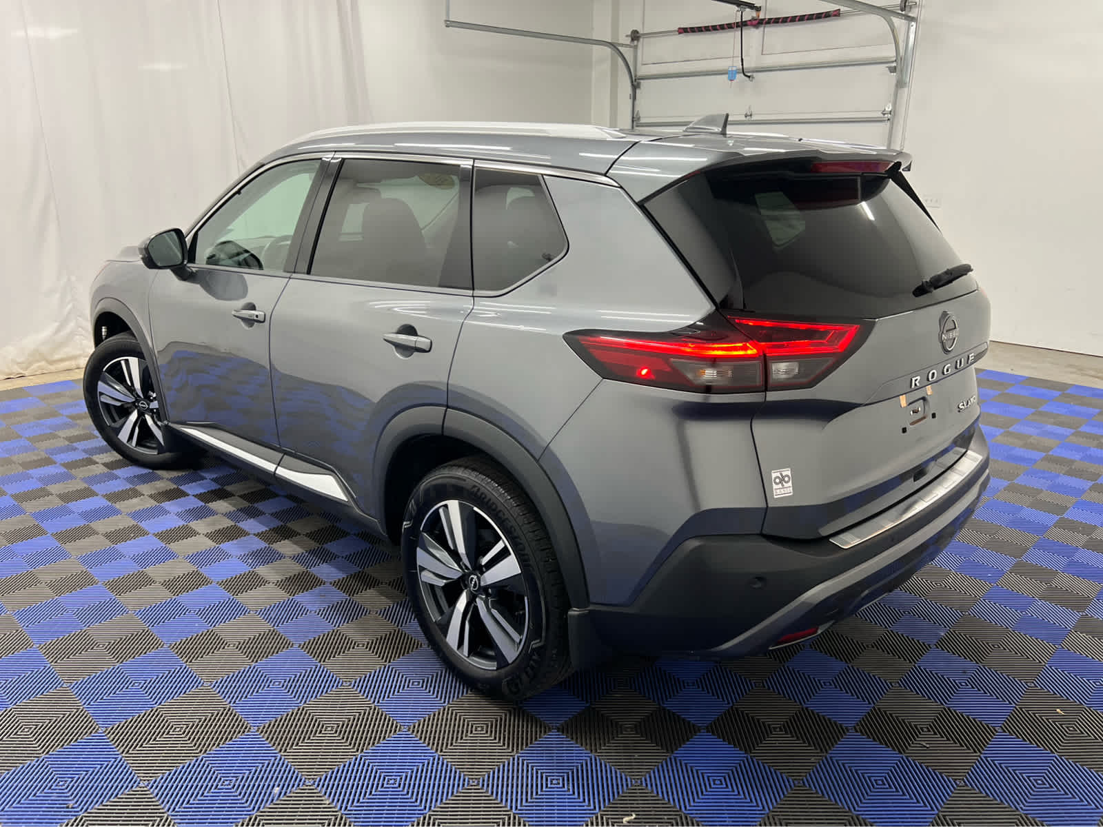 2023 Nissan Rogue SL photo 4