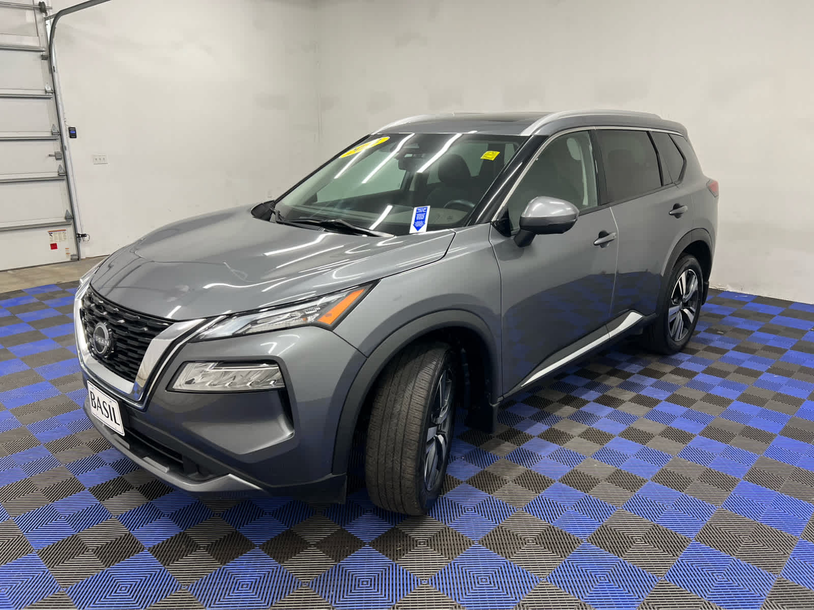 2023 Nissan Rogue SL photo 3