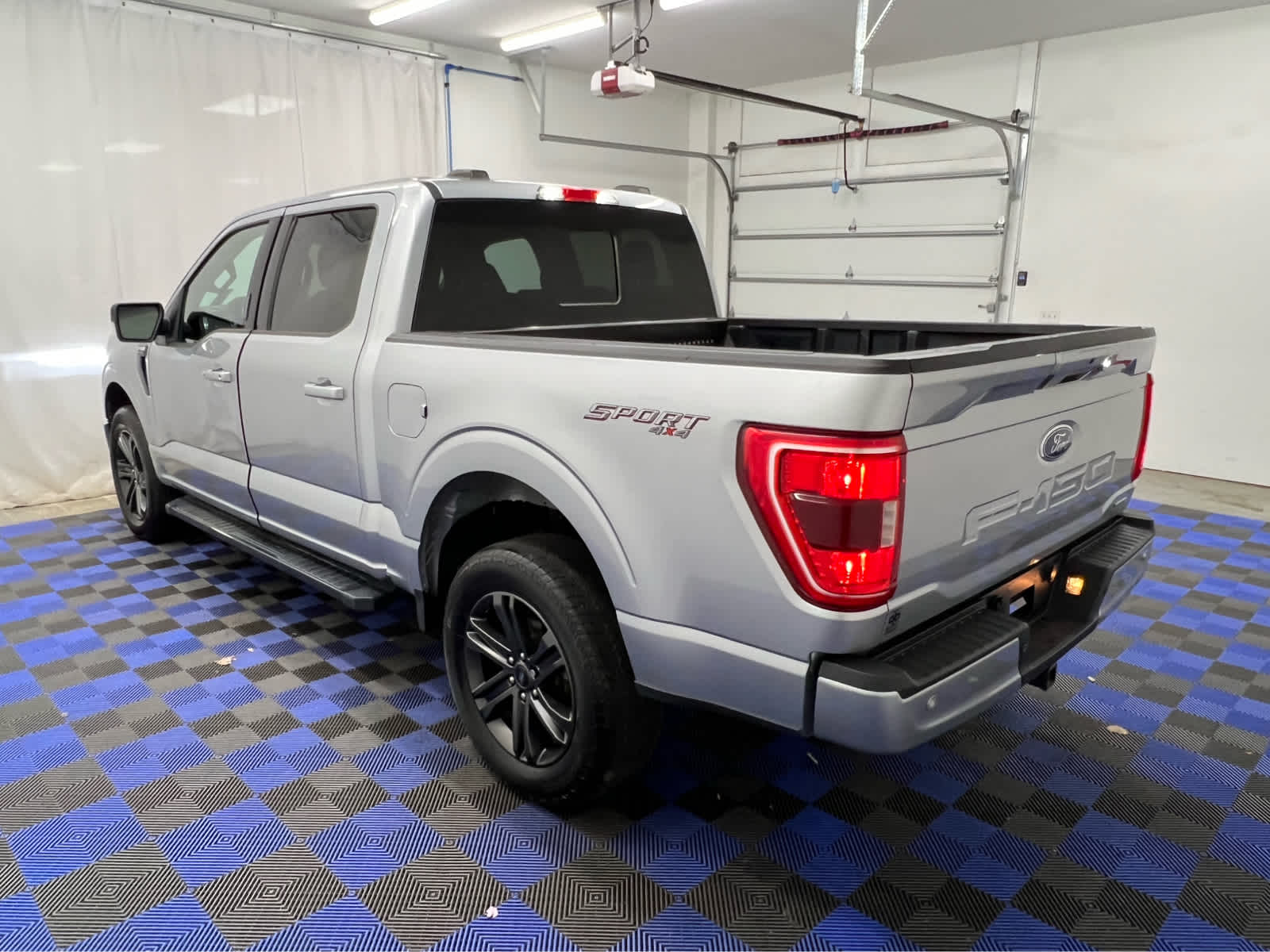 2022 Ford F-150 XLT photo 2