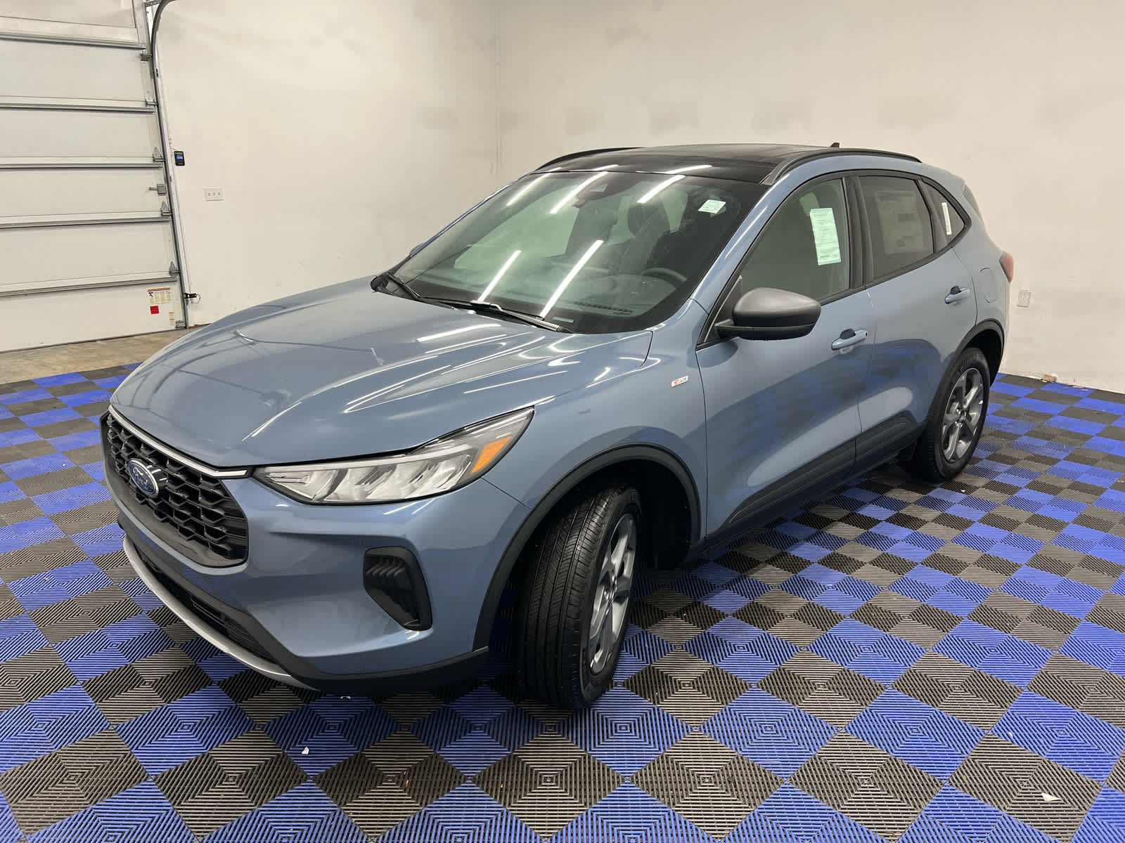 2025 Ford Escape ST-Line photo 3