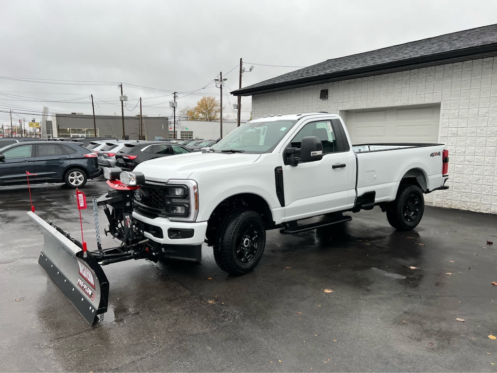 New 2025 Ford Super Duty F-350 SRW XL 4WD Reg Cab 8 Box 4WD Reg Cab 8 Box