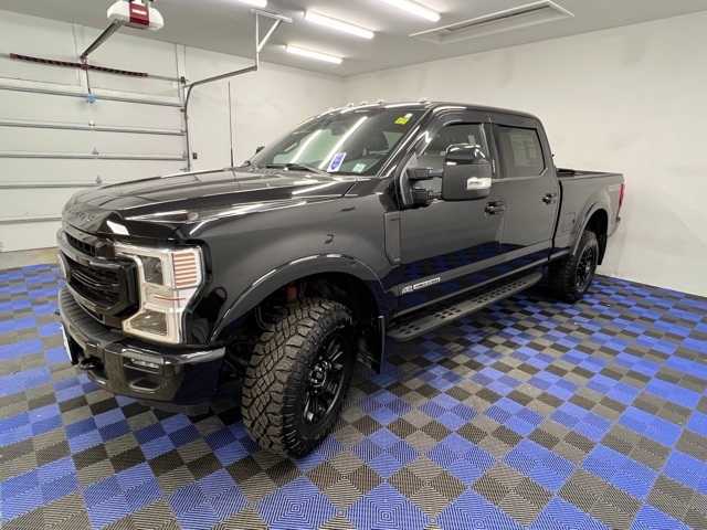 2022 Ford F-250 Lariat photo 2