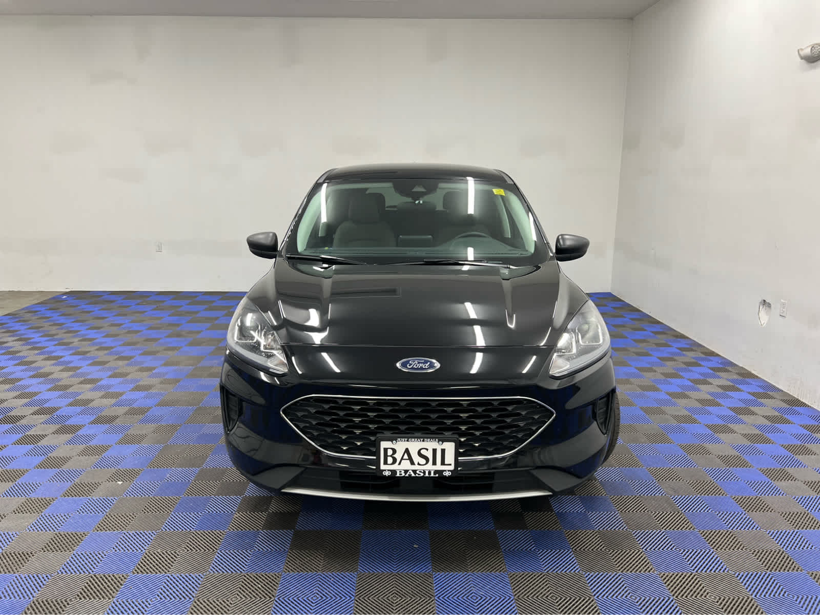 2022 Ford Escape SE photo 2