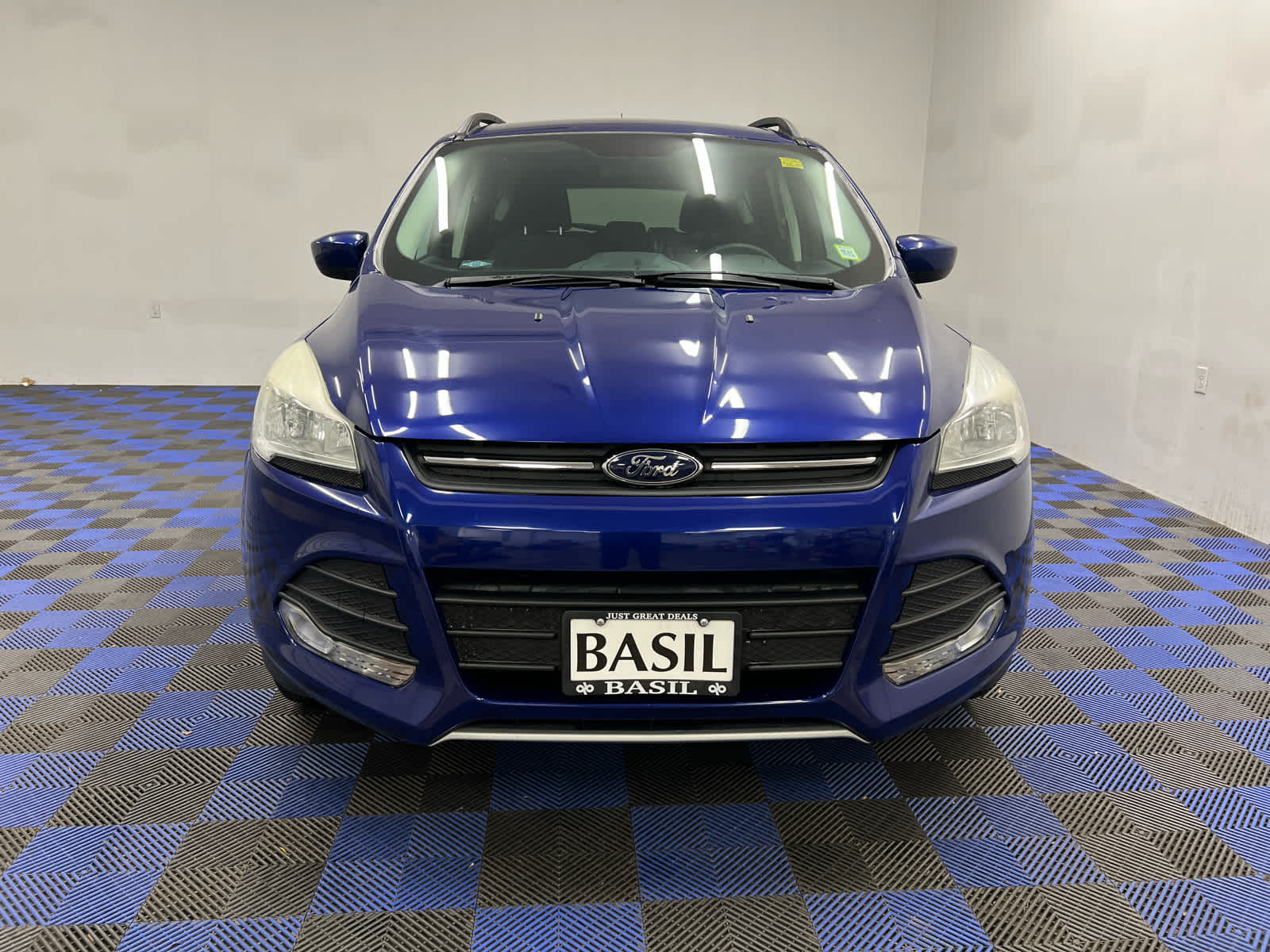 Used 2016 Ford Escape SE with VIN 1FMCU9GX8GUA73821 for sale in Niagara Falls, NY