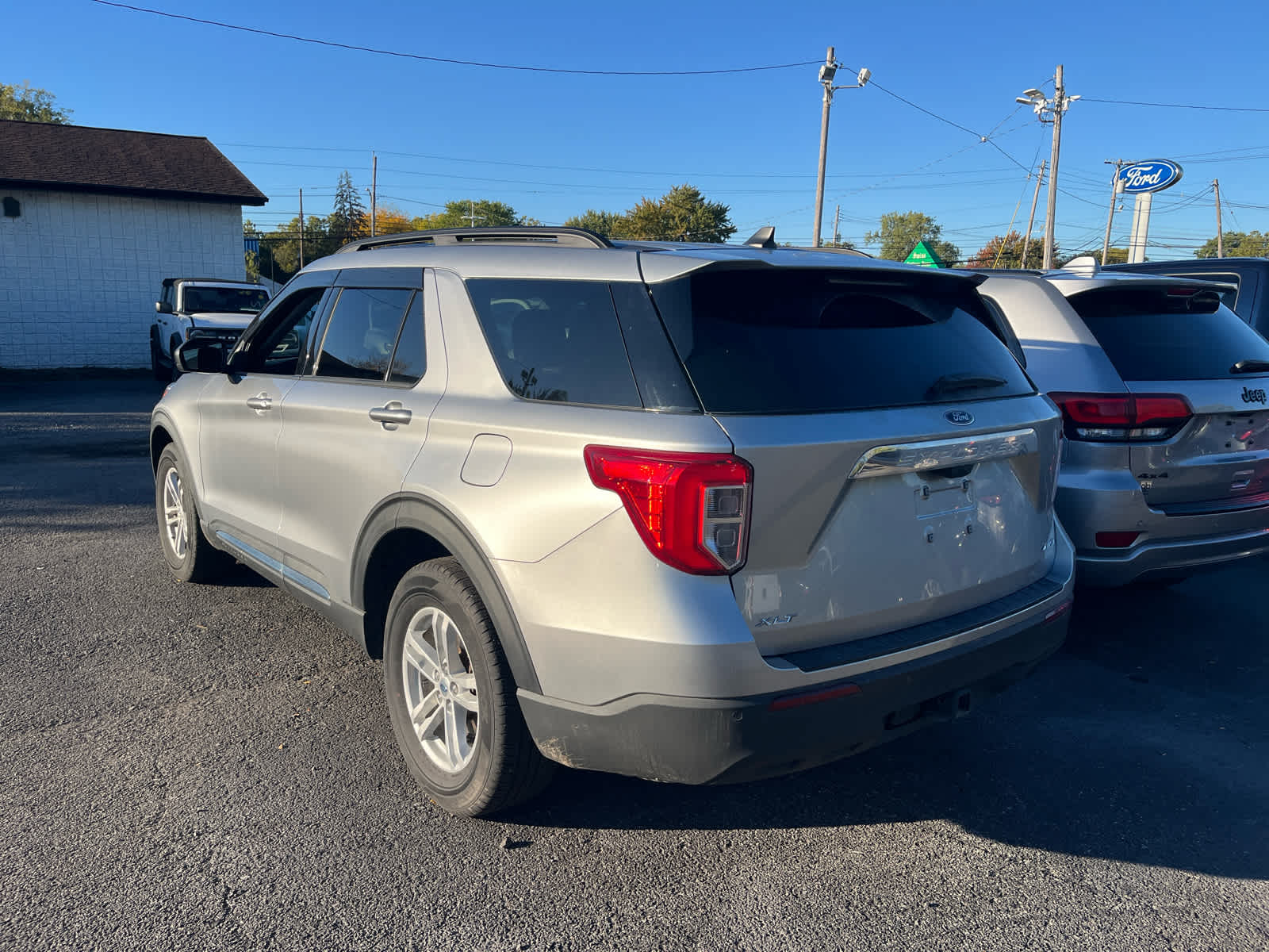 2024 Ford Explorer XLT photo 2