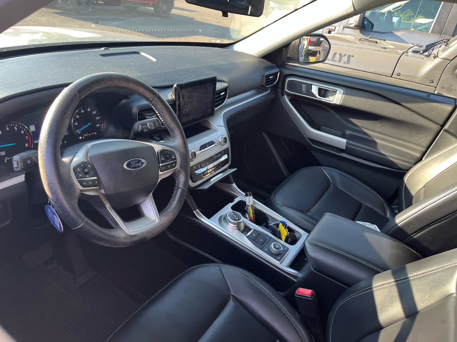 2021 Ford Explorer XLT photo 3