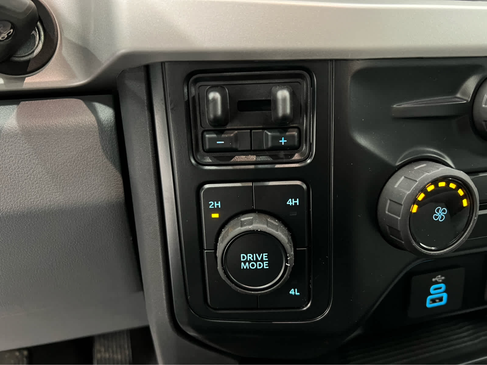 2026 Ford F-350 Super Duty XL - Photo 14